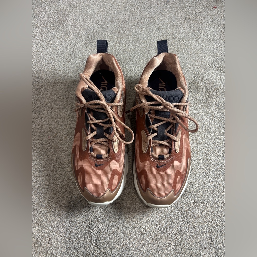 NIKE AIR MAX 200 Shoes Womens Size 6.5 Metallic red/bronze sparkle